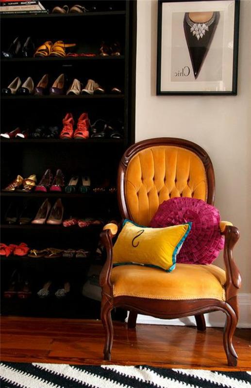 geltona-baroko kėdė