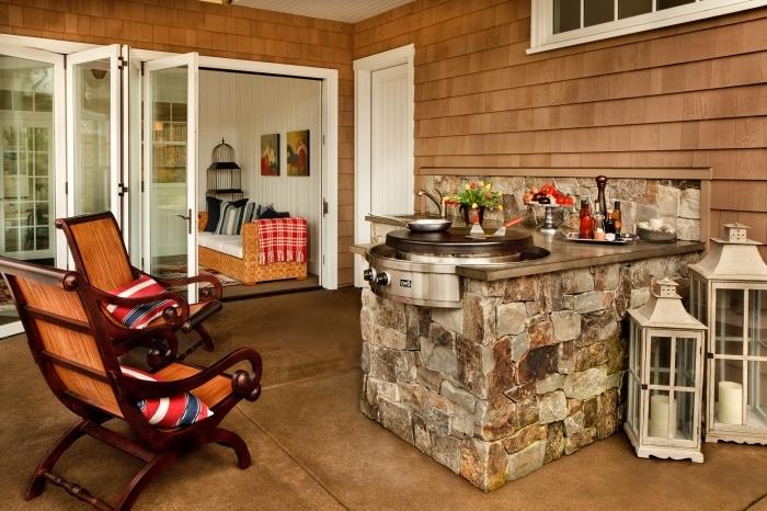 terasos apdaila su mini lauko virtuve, akmens salos modelis su kepsnine arba elektrine plancha