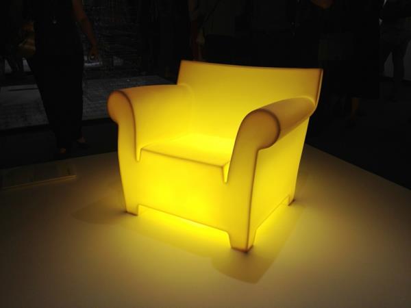šiuolaikinės kėdės-neoninė kėdė