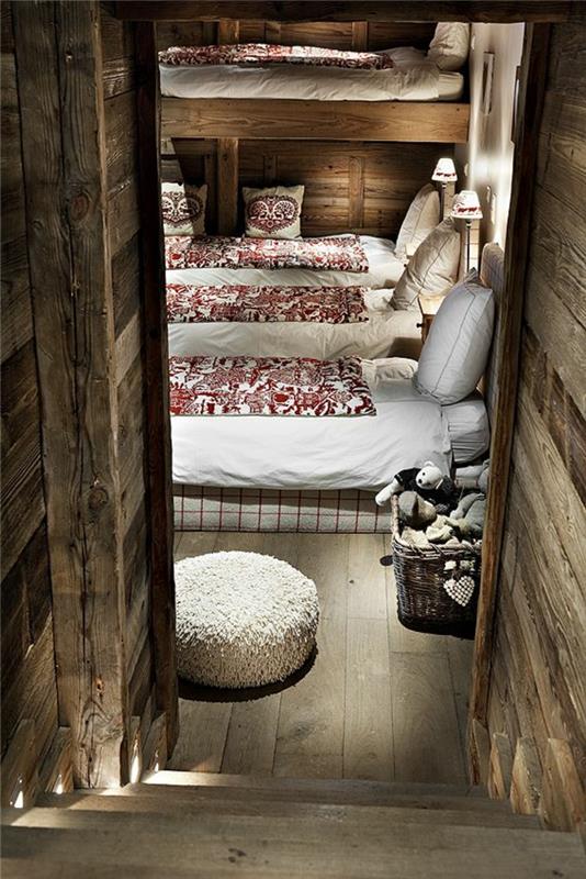 dnevna-lesena-brunarica-spalnica-postelja-iz-masivnega lesa-moderna-notranjost