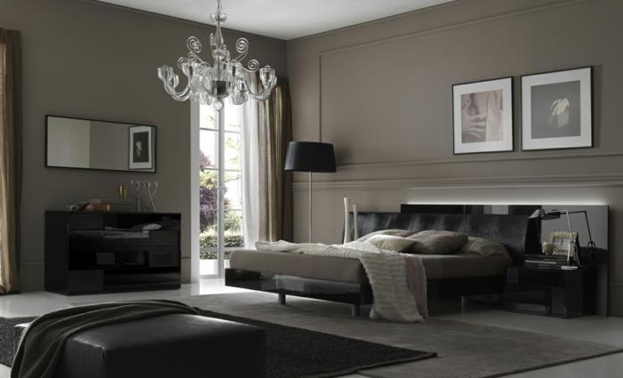 baroko baltos ir pilkos spalvos miegamojo dekoras, akrilinis lubų šviestuvas, sukrauti kilimai, pilkos anglies sienos