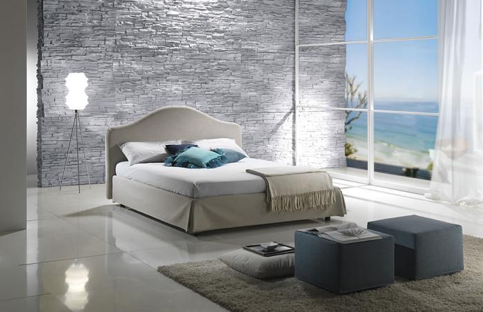 moderna spalnica v modro-beli barvi