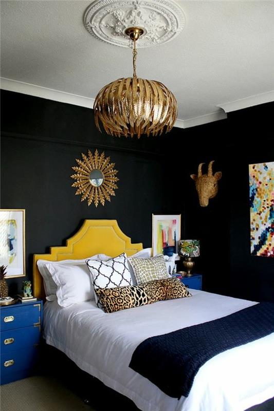yatak odası-siyah-duvarlar-modern-deko-altın-kolye-başlık-hardal rengi