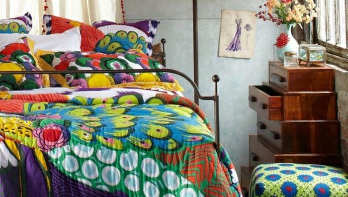 boemska deko postelja, prevleka v različnih barvah, modularno leseno skladišče, večbarvni stolček