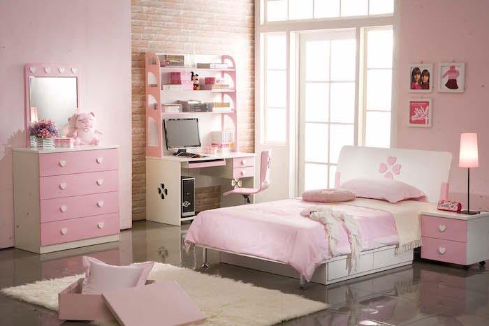 küçük kız çocuğu için komple yatak odası tamamen pembe ve beyaz