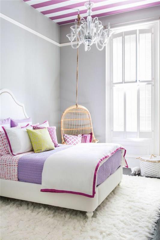 moderno-lepa-vijolično-bela-baročna-lestenec-dekle-spalnica
