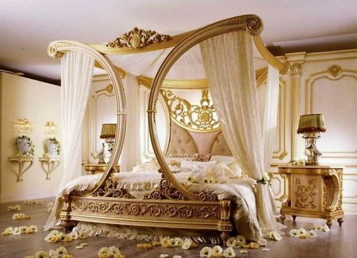 izvirno-odrasla-spalnica-v-baročnem slogu spremenjena velikost