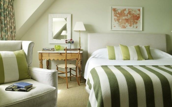 velikost-spalnica za odrasle-original-v-zeleno-belih-črtah spremenjena