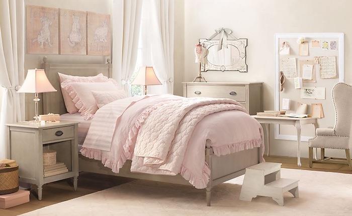 küçük kızın yatak odası için taupe grisi ve uçuk pudra pembesi renginde yükseltilmiş bebek yatağı