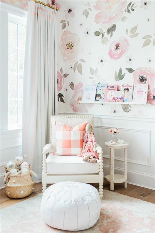 koza-yatak odası-koltuk-beyaz-yastık-turuncu-beyaz-duvarlar-çiçek desenleri