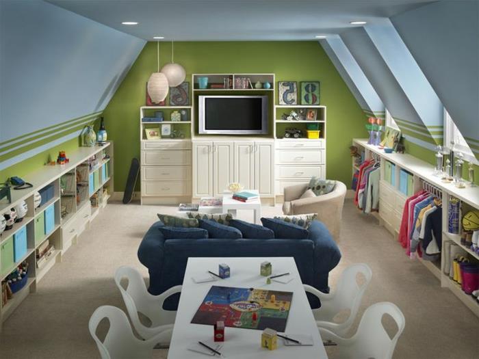 mansarda-vaikų-miegamasis-mansarda-išdėstymas-spalvotos sienos-parketas-grindys