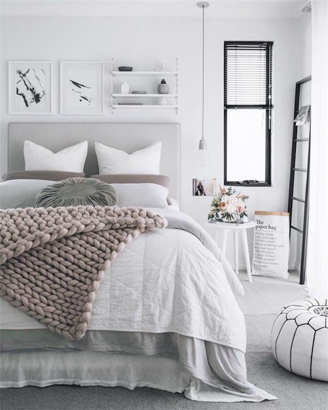 šviesi miegamojo dekoravimo idėja, paprastas ir modernus miegamojo dekoras su baltomis sienomis