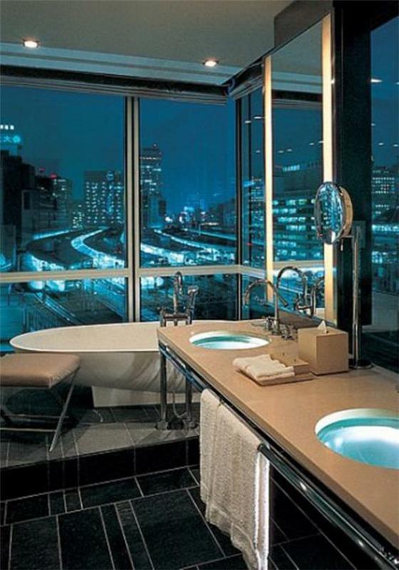Tokyo'da dört mevsim jakuzili otel odası