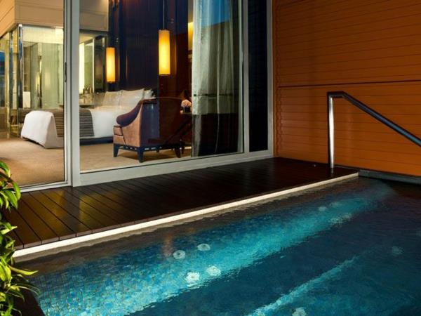 jakuzili-büyük-jakuzili-kapıya yakın otel odası