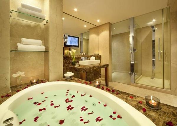 jakuzili-güzel-spa-küvetli otel odası