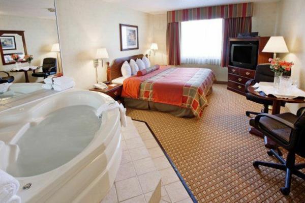 otel odası-jakuzili-büyük-spa-küvetli-oda