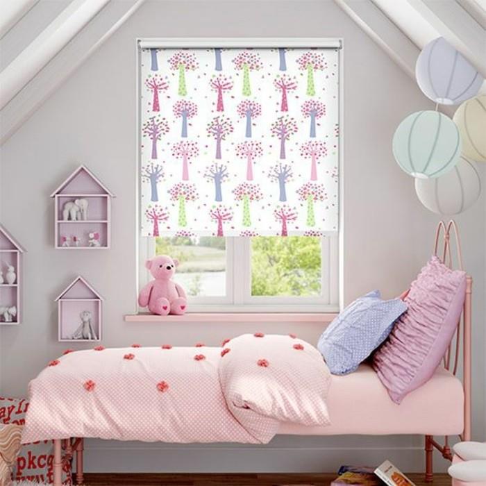 çocuk odası-karartmalı-storlu-çocuk odası-kız-pencere-giyinme-çocuk