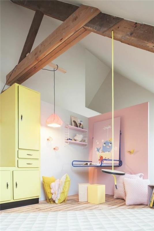 otroško-spalnico-pod-streho-slikanje-sobo-v-dveh barvah-stene-sivo-roza-pohištvo-pastelne barve