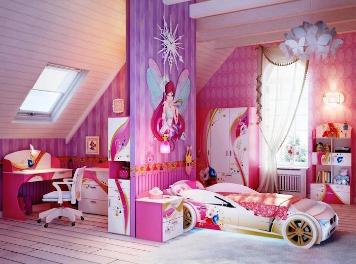 spor araba yatağı ile pembe tinkerbell karikatür evren çocuk odası
