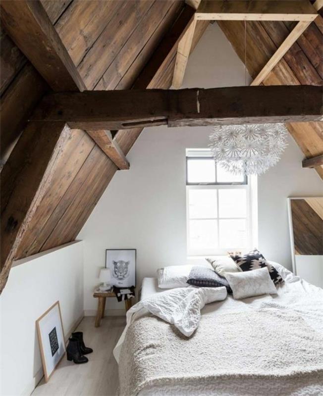 Skandinaviškas-miegamasis-po mansarda-šviesus parketas-balta-patalynė-skandinaviško-minimalistinio stiliaus