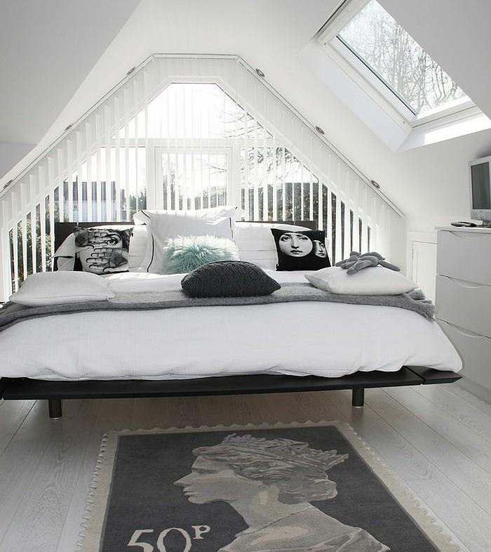 Skandinaviškas-miegamasis-viskas baltai-balta-patalynė-grafika-pagalvėlės-balta-komoda-didelis langas