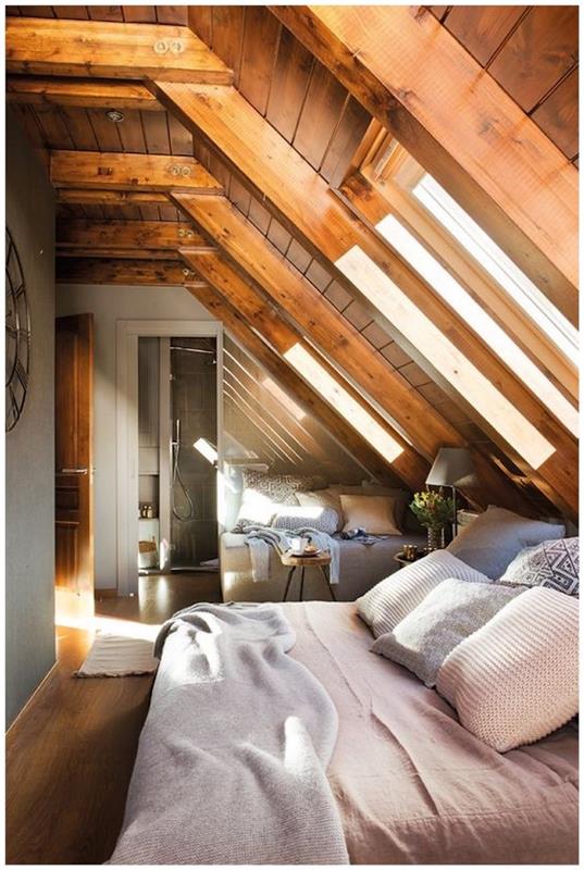 Prijetno strešno okno za spalnico, eleganten dekor v gorah, kmečka hiša iz lesa