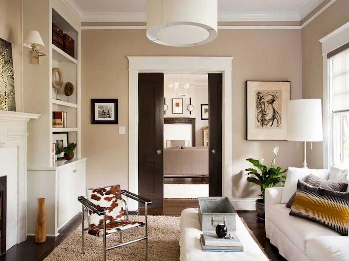 taupe ve beyaz ve kahverengi oturma odası duvar rengi kombinasyonu