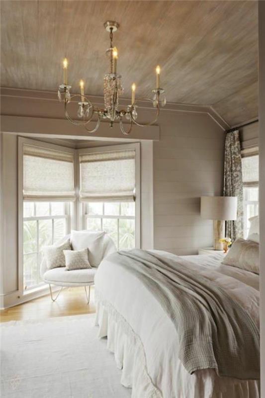 Rahat hissetmek için zen yatak odası sakin bir atmosfer baykuş sakin bir atmosfer yatak odası beyaz ve bej barok avize