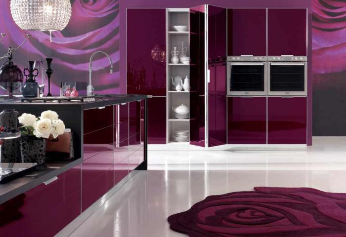 vijolična-spalnica-senzacionalna-kuhinja-vijolična-barva