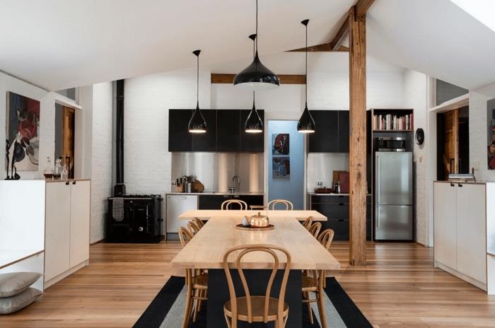 Mutfağınızı ahşap ve beyaz olarak nasıl yenileyebilirsiniz, mat siyah mutfak ve beyaz duvarlar ve tavan ile ahşap örneği