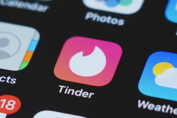 Tinder napoveduje postopen prihod videoklepetov v svoji aplikaciji