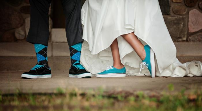 rahat gelin ayakkabısı, gelin ayakkabısı, asimetrik beyaz elbise, düğün kadın ayakkabısı, düz düğün ayakkabısı