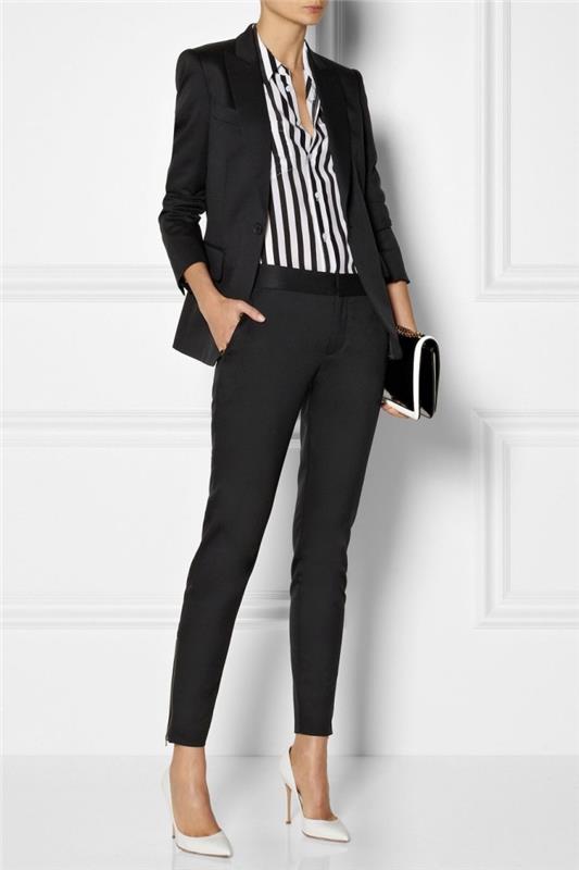 eleganten model ženske obleke s tankim dizajnom v črni barvi za kombiniranje s črtasto srajco v beli in črni barvi