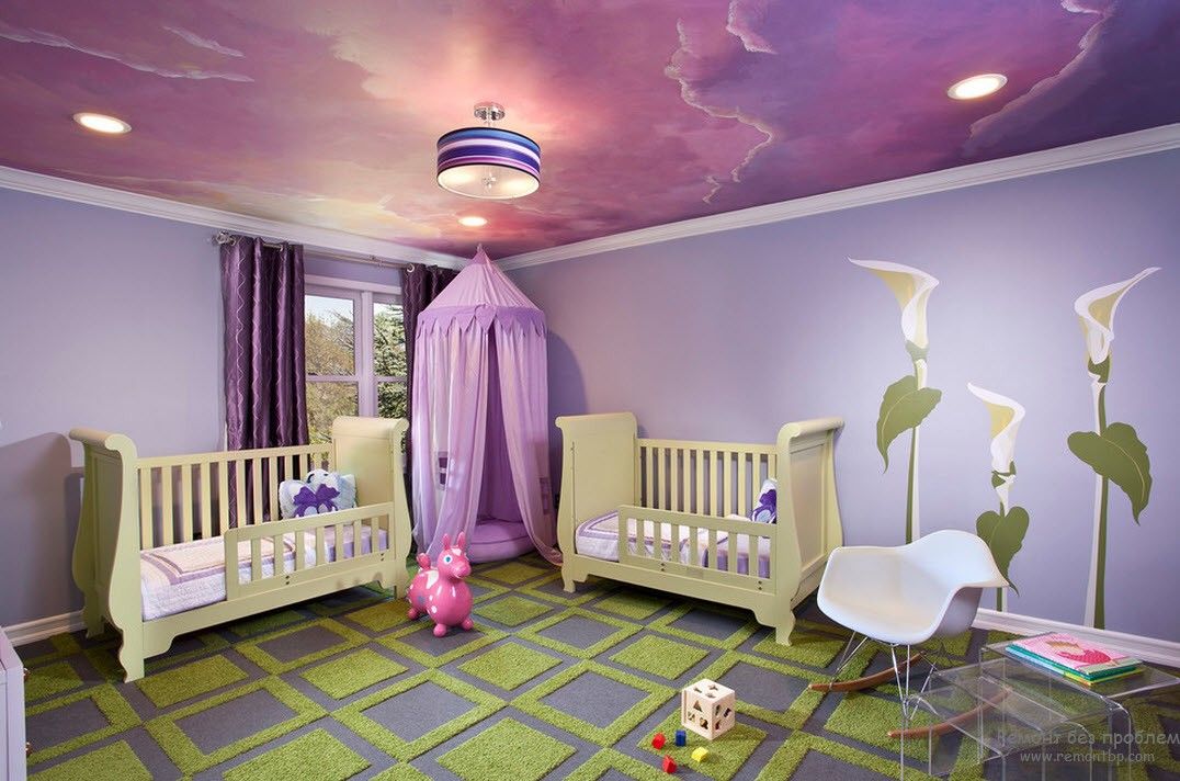 Įspūdingas dangaus dizainas ant vaikų kambario lubų