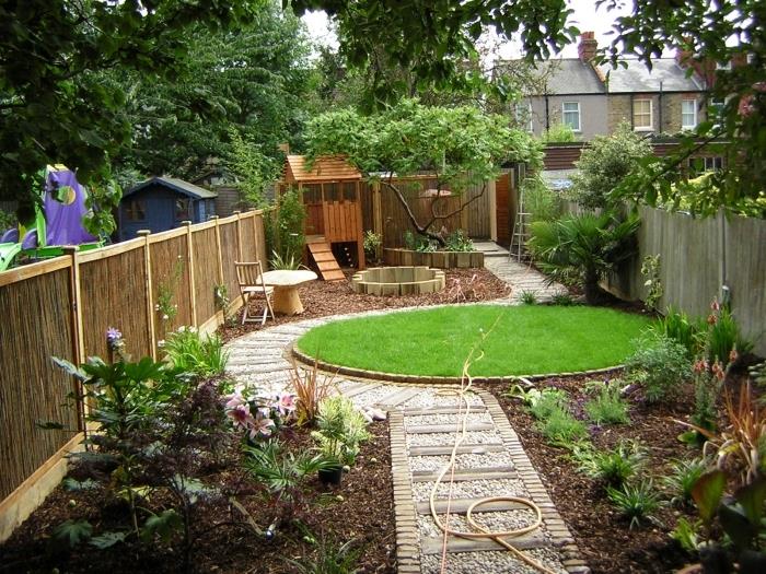 kelias balti akmenukai akmenys kraštovaizdis jūsų sodas veja sodas apvali forma tvora mediena žalia augalai