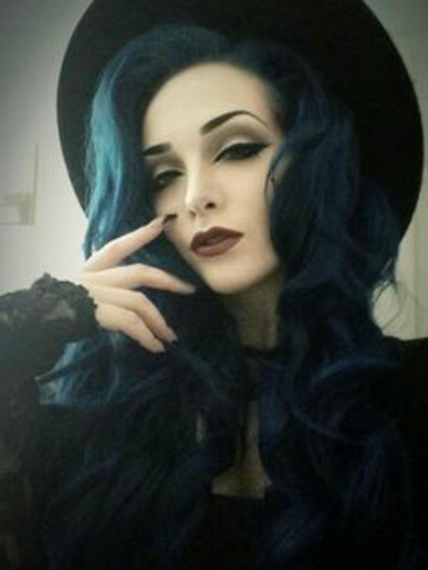 mėlyni plaukai-Helovinas-ragana-makiažas