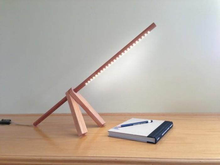 şık-ve-modern-masa lambası-soluk-pembe-orijinal-lamba-soluk-pembe-masa-açık-ahşap