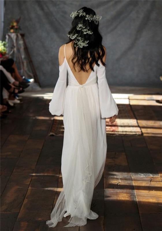 Vestuvių nuotrauka iš bohemiškos prašmatnios suknelės ilgos baltos vestuvinės suknelės idėjos prašmatnios ir romantiškos vestuvinės suknelės moteris