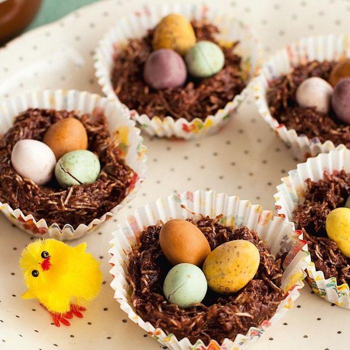 Nemokamas Velykų vaizdas, Dekoratyvus mažas viščiukas, Linksmų Velykų vaizdai, Pavasario fotografija, Šokolado lizdas, Spalvingas šokoladinis kiaušinis