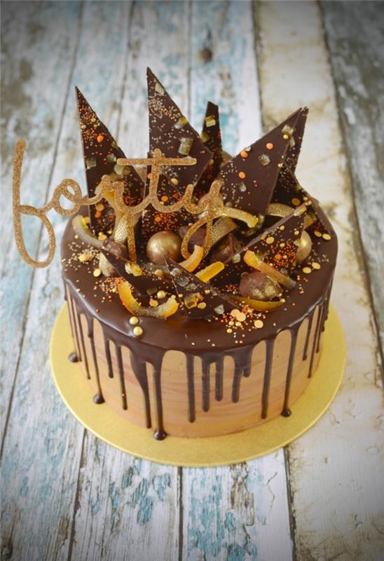 Çikolatalı ve karamelli pasta, kişiye özel kırk pasta, kadınlar için yetişkin doğum günü pastası