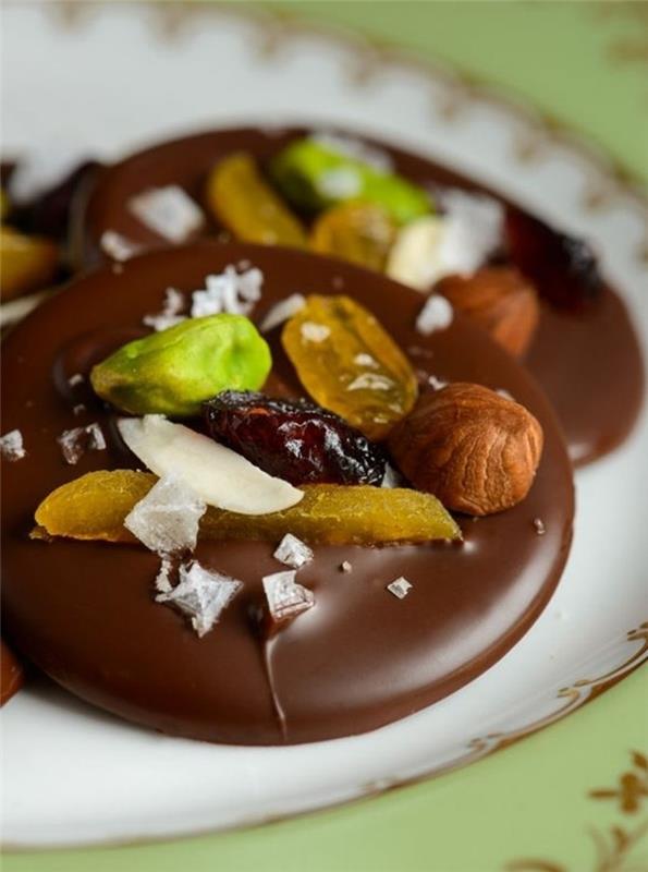 šokolado-mangano-mango-pistacijų ir kokoso miltų