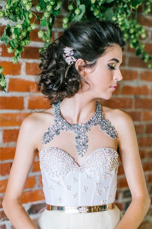 Najlepša romantična poročna obleka izvirna ogrlica brez naramnic v obliki srca je najlepša obleka neveste na izbiro