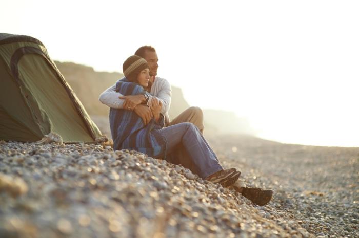 Nuostabi nuotrauka meilės meilės pora įsimylėjusi pora paplūdimio palapinėje pora myli gražią nuotrauką