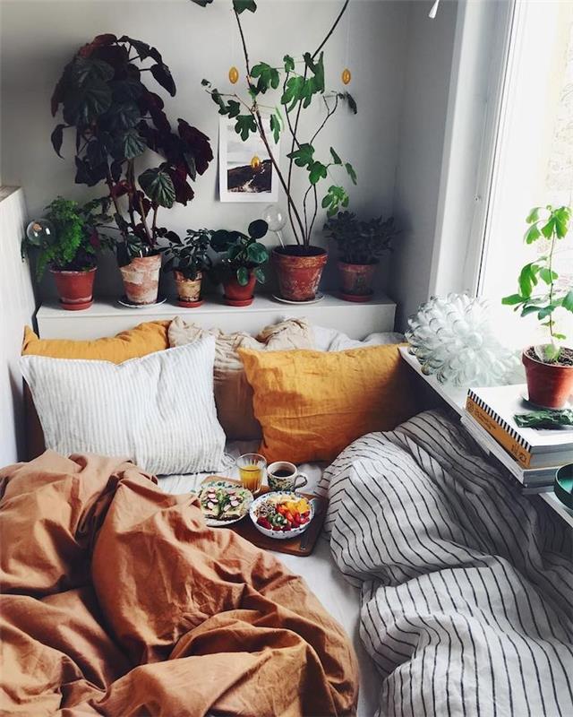 Udobna postelja z vzglavnikom za shranjevanje zelenih rastlin, navdihnjena dekoracija spalnice tumblr, dekoracija spalnice za odrasle