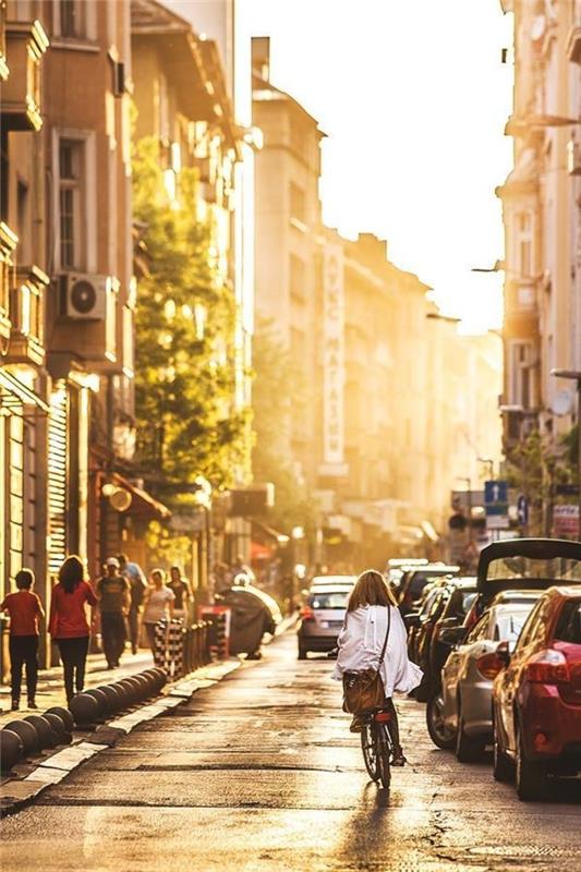 pelėda-foto-idėja-gatvės grožis su dviračiu