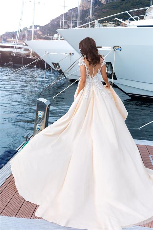 Oblečena jahta, ženska poročna obleka princesa 2019, trendi dolgih čipkastih oblek
