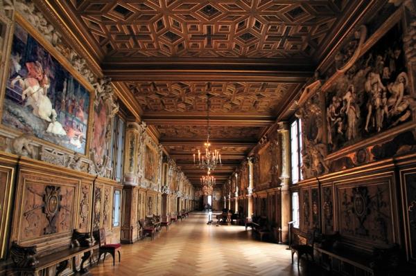 chateau-de-fontainebleau-France-zgodovina-galerija-koridor-spremenjena velikost