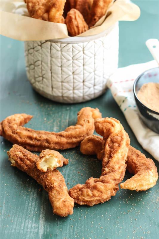 Un'idea con dei churros ateina su antipasto veloce dal gusto mediterraneo