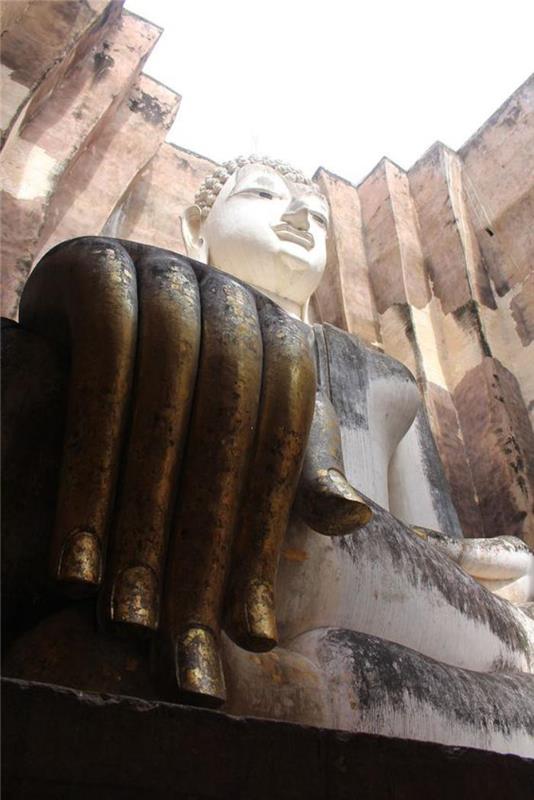 velikanska-buddha-tour-tajska-budistična-arhitektura