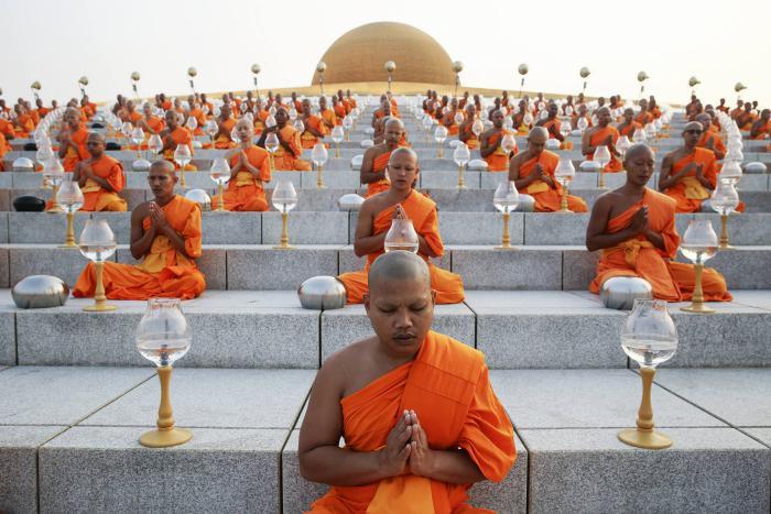 vezje na Tajskem-tempelj Dhammakaya